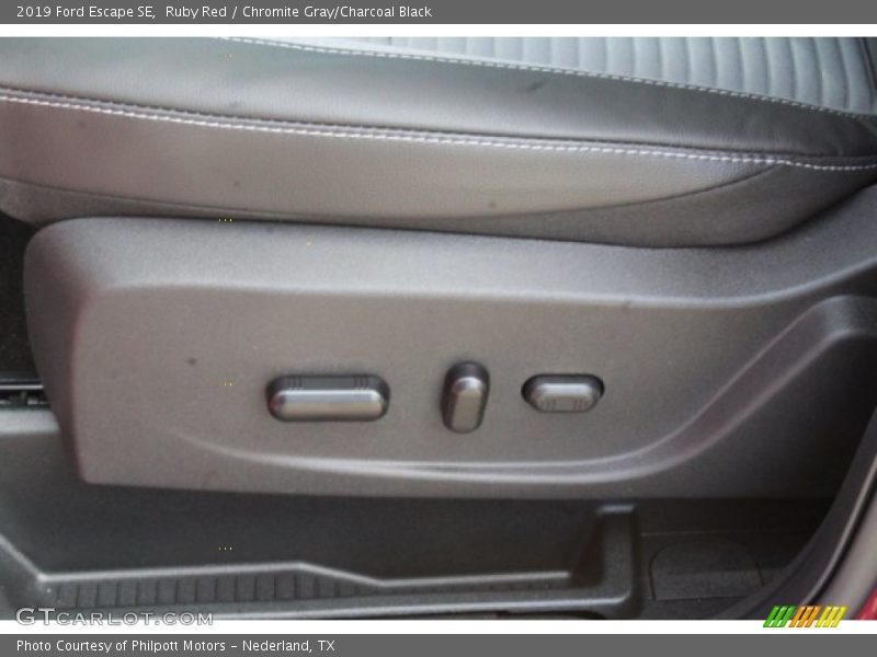 Ruby Red / Chromite Gray/Charcoal Black 2019 Ford Escape SE