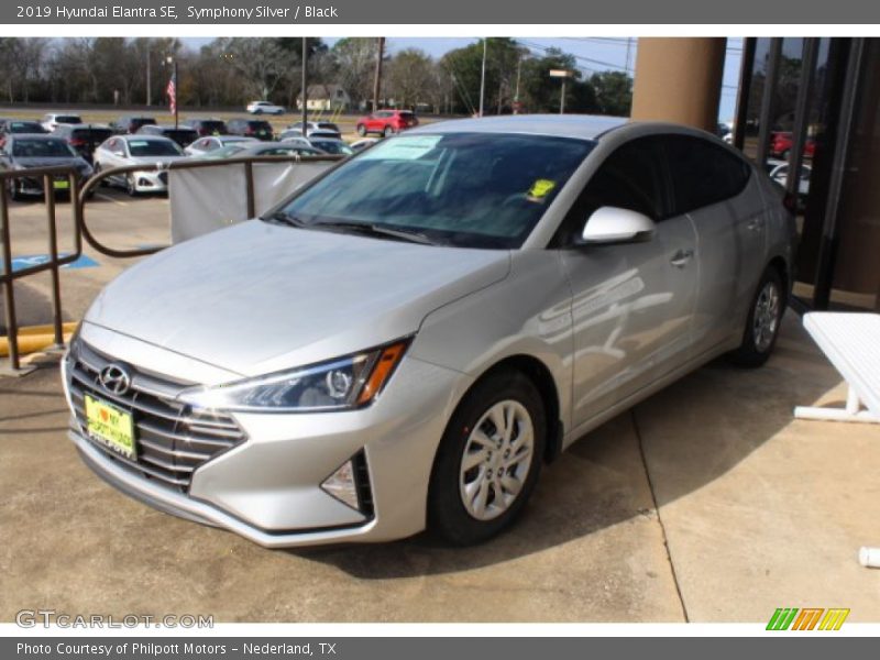 Symphony Silver / Black 2019 Hyundai Elantra SE