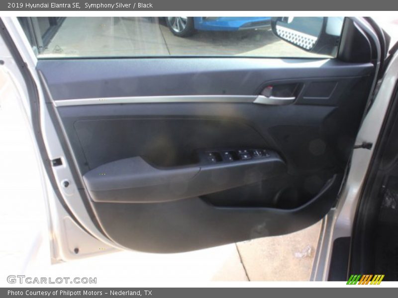 Symphony Silver / Black 2019 Hyundai Elantra SE