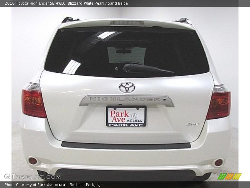 Blizzard White Pearl / Sand Beige 2010 Toyota Highlander SE 4WD