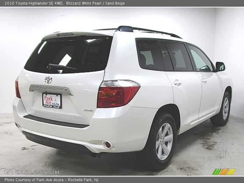 Blizzard White Pearl / Sand Beige 2010 Toyota Highlander SE 4WD