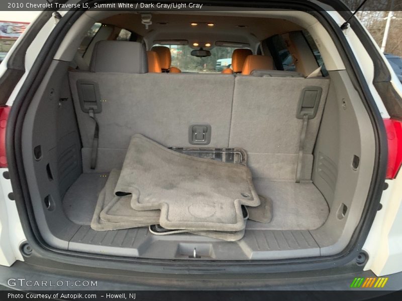 Summit White / Dark Gray/Light Gray 2010 Chevrolet Traverse LS