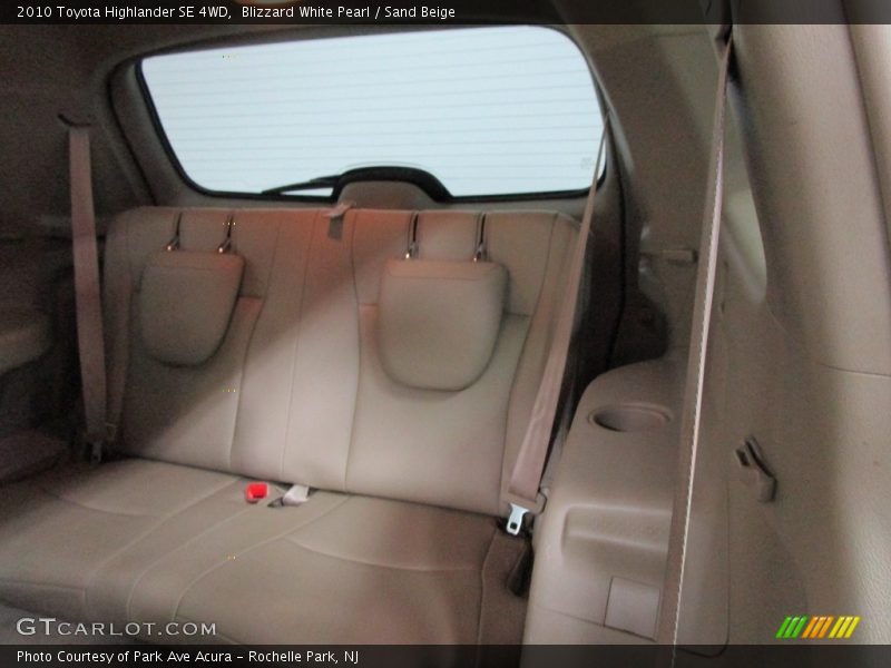 Blizzard White Pearl / Sand Beige 2010 Toyota Highlander SE 4WD