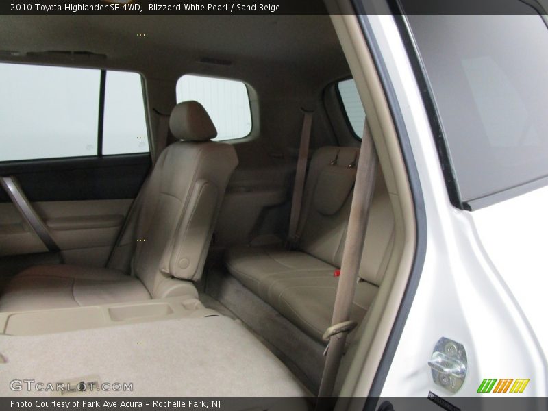 Blizzard White Pearl / Sand Beige 2010 Toyota Highlander SE 4WD