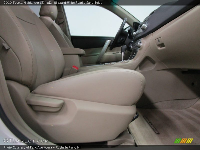Blizzard White Pearl / Sand Beige 2010 Toyota Highlander SE 4WD