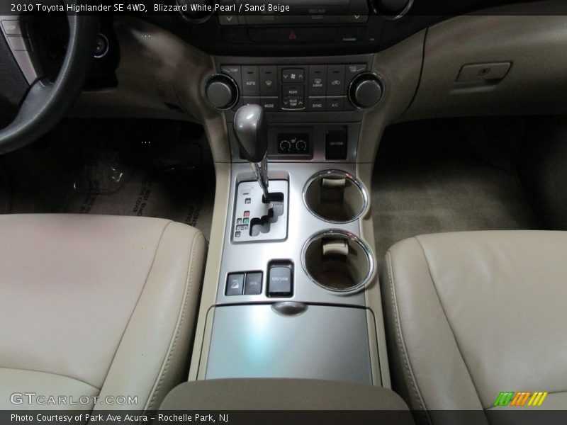 Blizzard White Pearl / Sand Beige 2010 Toyota Highlander SE 4WD