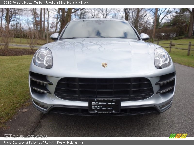 Rhodium Silver Metallic / Black 2016 Porsche Macan Turbo