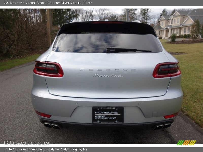 Rhodium Silver Metallic / Black 2016 Porsche Macan Turbo