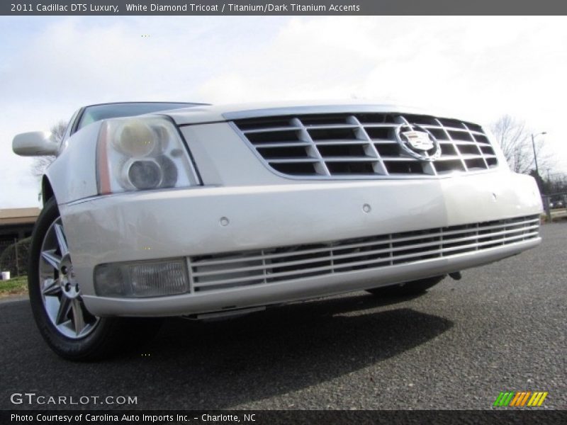 White Diamond Tricoat / Titanium/Dark Titanium Accents 2011 Cadillac DTS Luxury