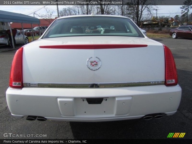 White Diamond Tricoat / Titanium/Dark Titanium Accents 2011 Cadillac DTS Luxury