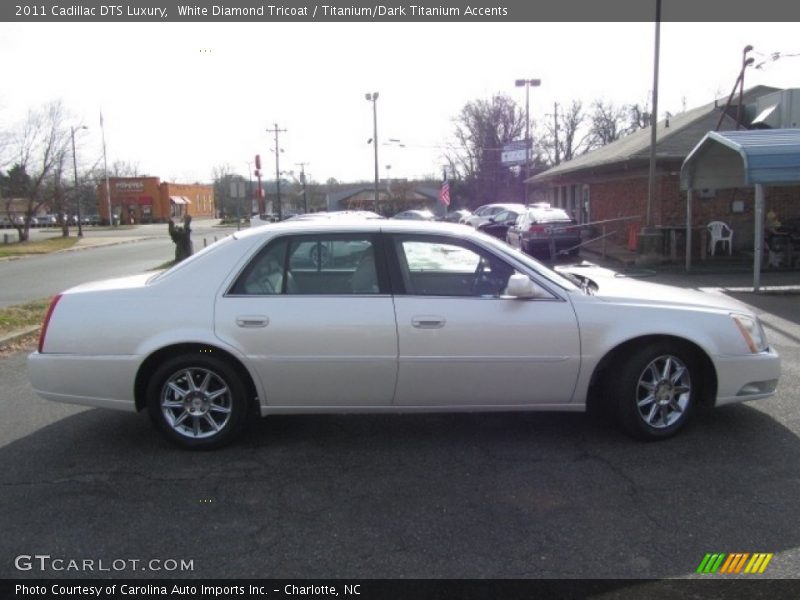 White Diamond Tricoat / Titanium/Dark Titanium Accents 2011 Cadillac DTS Luxury