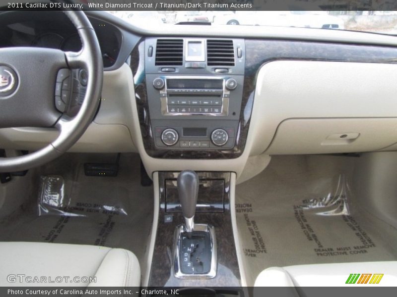 White Diamond Tricoat / Titanium/Dark Titanium Accents 2011 Cadillac DTS Luxury