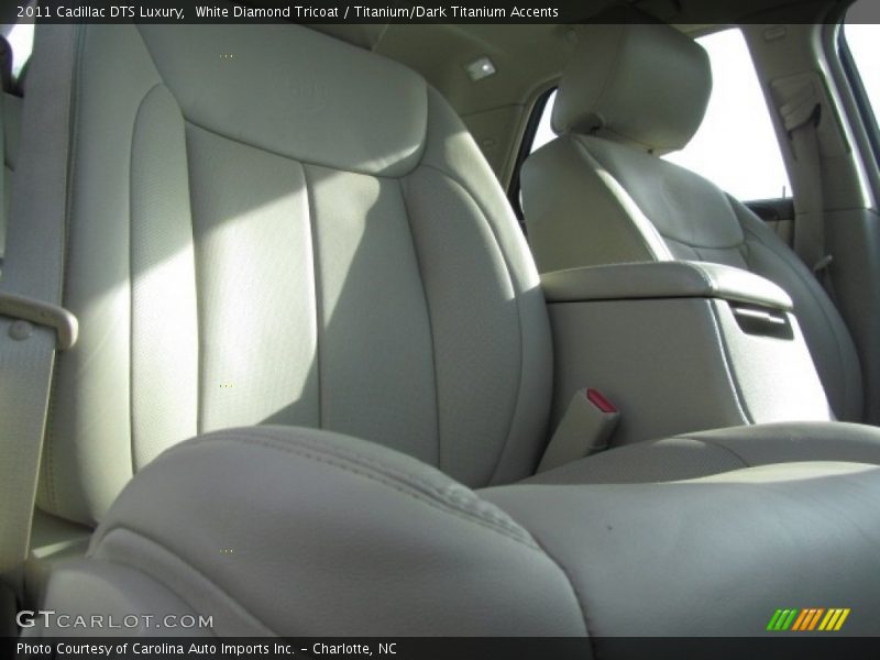White Diamond Tricoat / Titanium/Dark Titanium Accents 2011 Cadillac DTS Luxury
