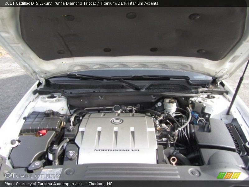 White Diamond Tricoat / Titanium/Dark Titanium Accents 2011 Cadillac DTS Luxury
