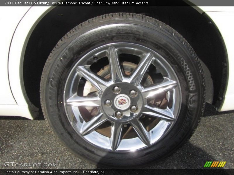 White Diamond Tricoat / Titanium/Dark Titanium Accents 2011 Cadillac DTS Luxury