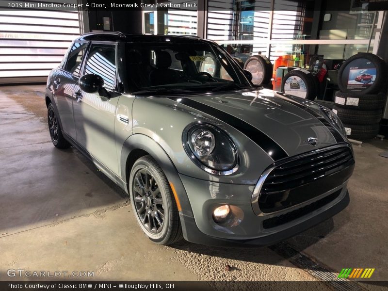 Moonwalk Grey / Carbon Black 2019 Mini Hardtop Cooper 4 Door