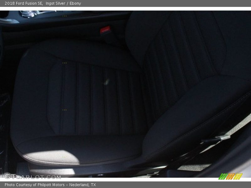 Ingot Silver / Ebony 2018 Ford Fusion SE
