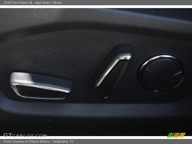 Ingot Silver / Ebony 2018 Ford Fusion SE