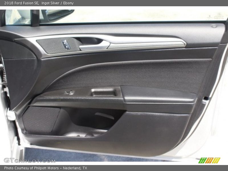 Ingot Silver / Ebony 2018 Ford Fusion SE