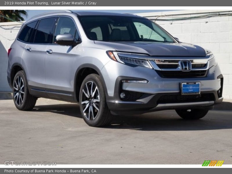 Lunar Silver Metallic / Gray 2019 Honda Pilot Touring