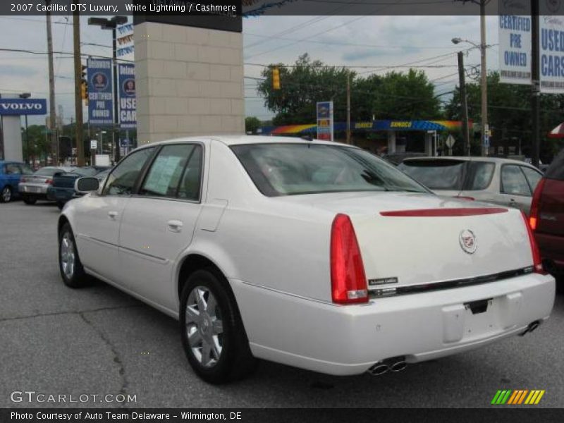 White Lightning / Cashmere 2007 Cadillac DTS Luxury
