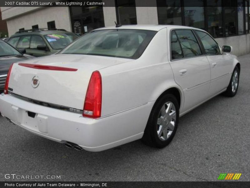 White Lightning / Cashmere 2007 Cadillac DTS Luxury