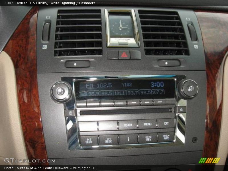 White Lightning / Cashmere 2007 Cadillac DTS Luxury