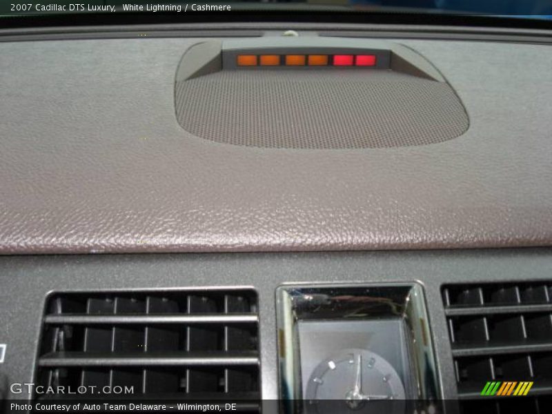 White Lightning / Cashmere 2007 Cadillac DTS Luxury