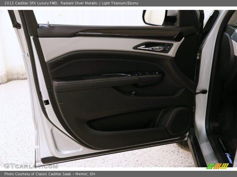 Radiant Silver Metallic / Light Titanium/Ebony 2013 Cadillac SRX Luxury FWD