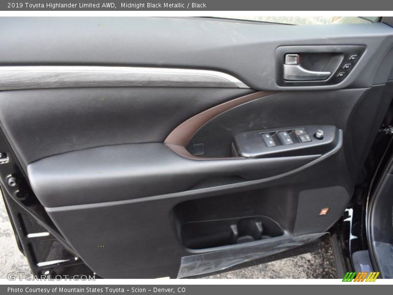 Midnight Black Metallic / Black 2019 Toyota Highlander Limited AWD