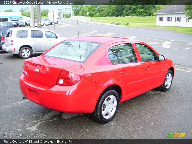 Victory Red / Gray 2005 Chevrolet Cobalt Sedan