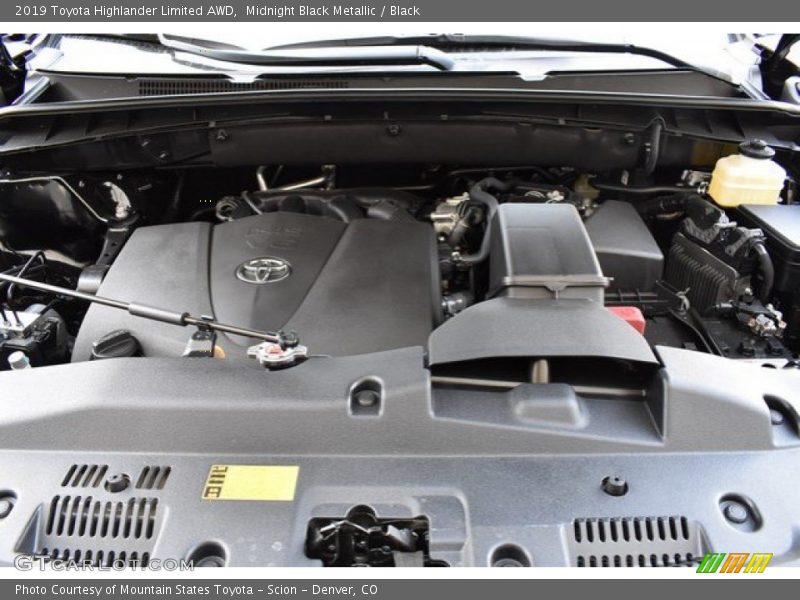Midnight Black Metallic / Black 2019 Toyota Highlander Limited AWD