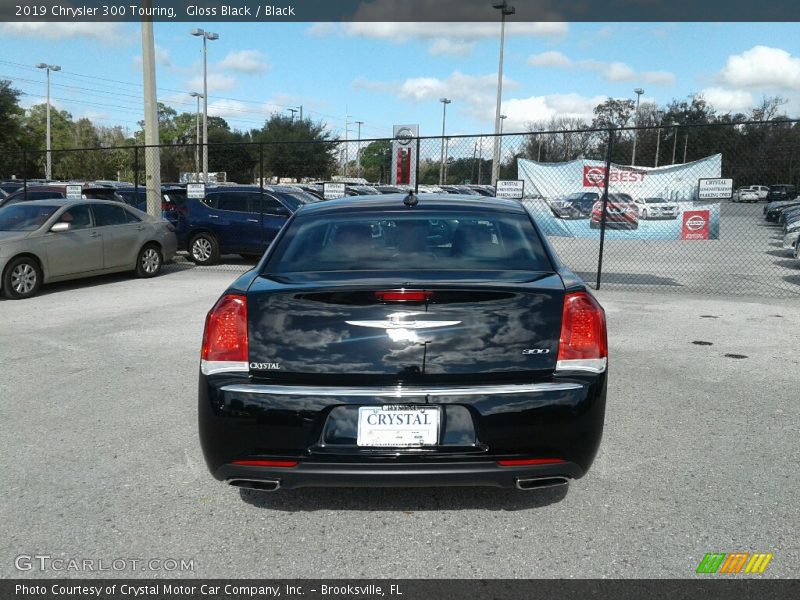 Gloss Black / Black 2019 Chrysler 300 Touring