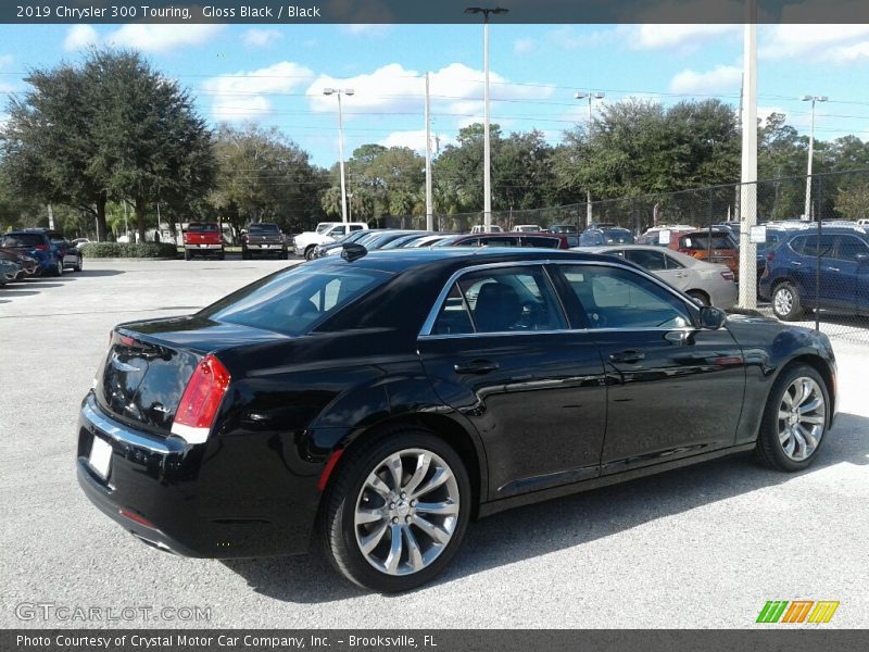 Gloss Black / Black 2019 Chrysler 300 Touring