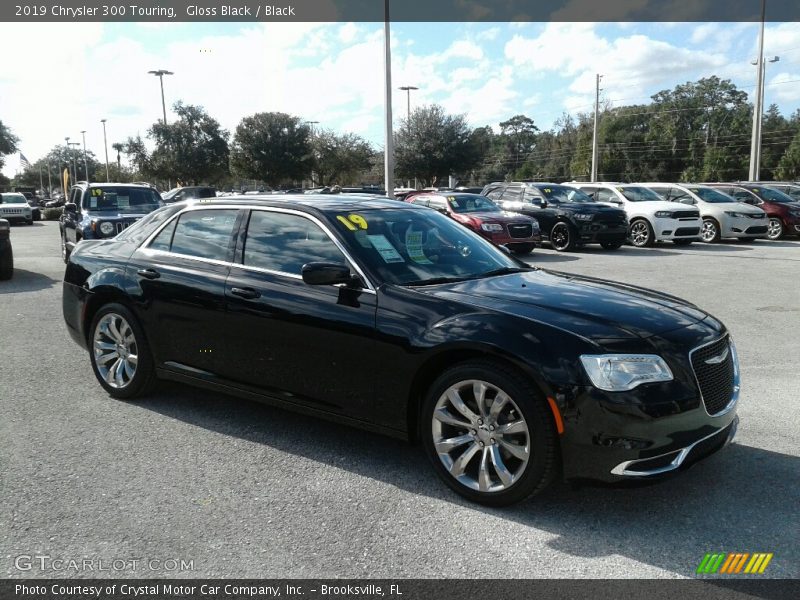 Gloss Black / Black 2019 Chrysler 300 Touring