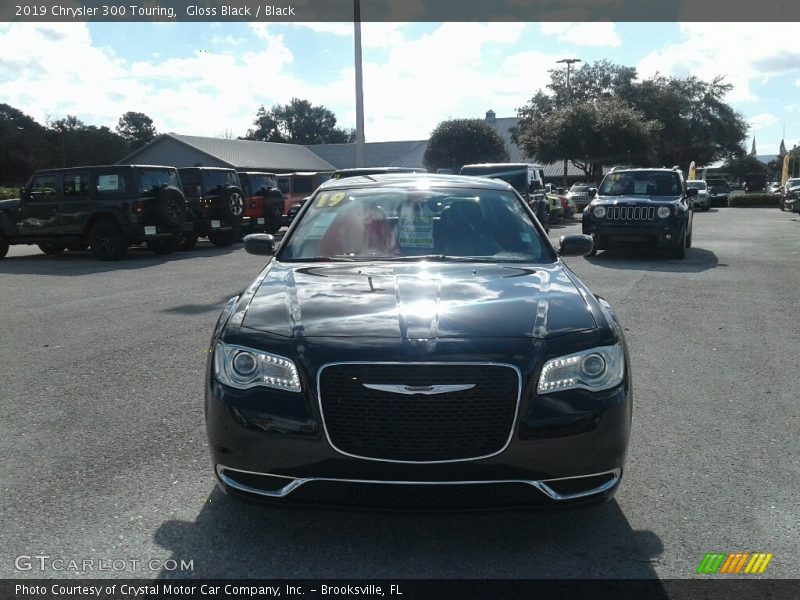 Gloss Black / Black 2019 Chrysler 300 Touring