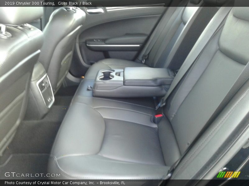 Gloss Black / Black 2019 Chrysler 300 Touring