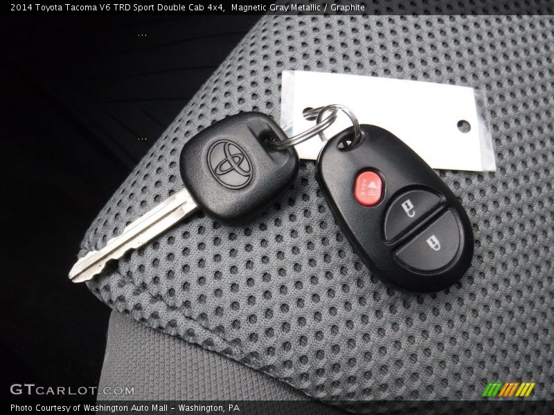 Magnetic Gray Metallic / Graphite 2014 Toyota Tacoma V6 TRD Sport Double Cab 4x4