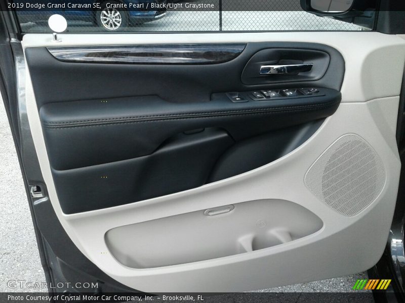 Granite Pearl / Black/Light Graystone 2019 Dodge Grand Caravan SE