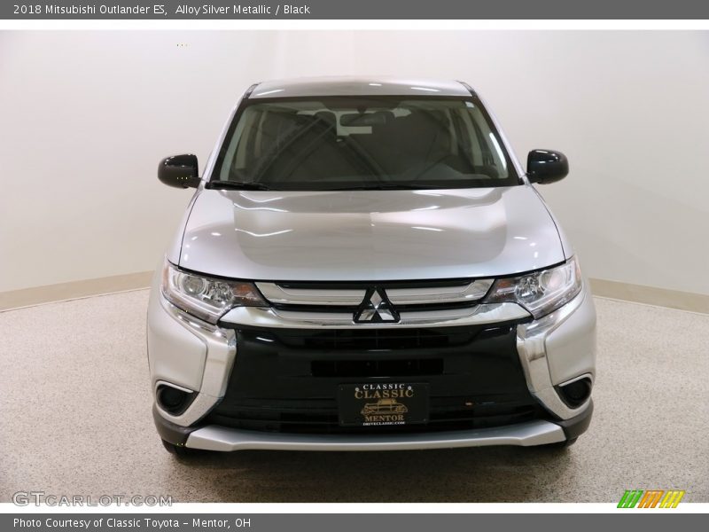 Alloy Silver Metallic / Black 2018 Mitsubishi Outlander ES