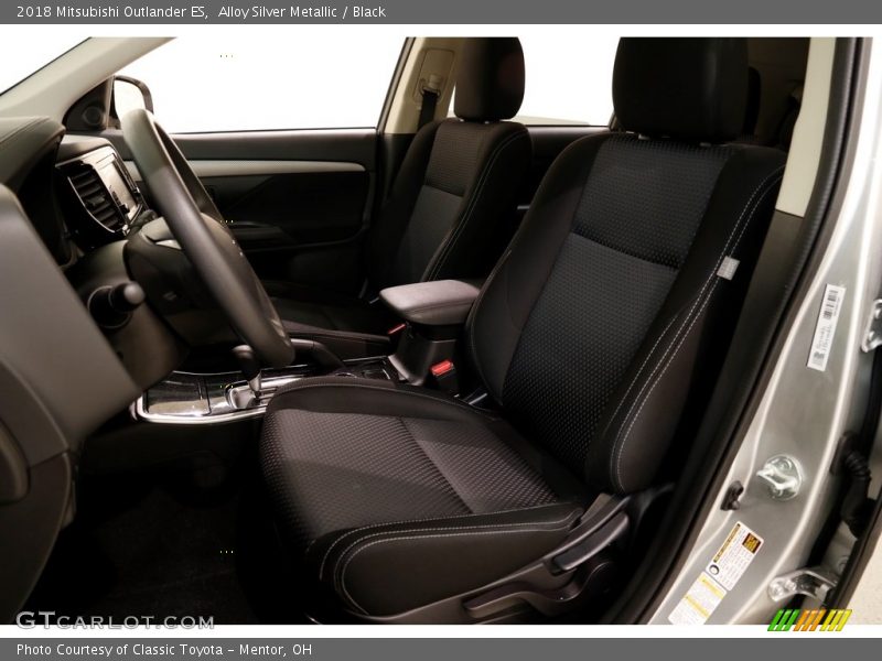 Alloy Silver Metallic / Black 2018 Mitsubishi Outlander ES
