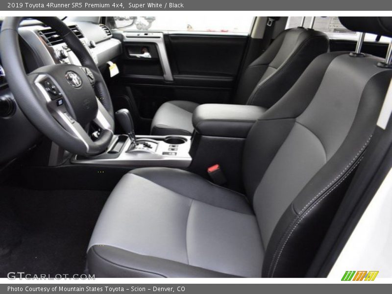 Super White / Black 2019 Toyota 4Runner SR5 Premium 4x4