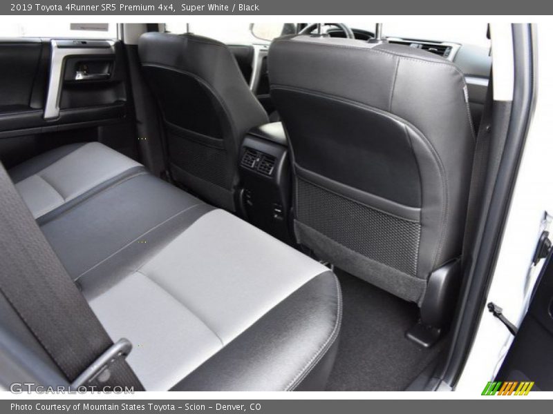 Super White / Black 2019 Toyota 4Runner SR5 Premium 4x4