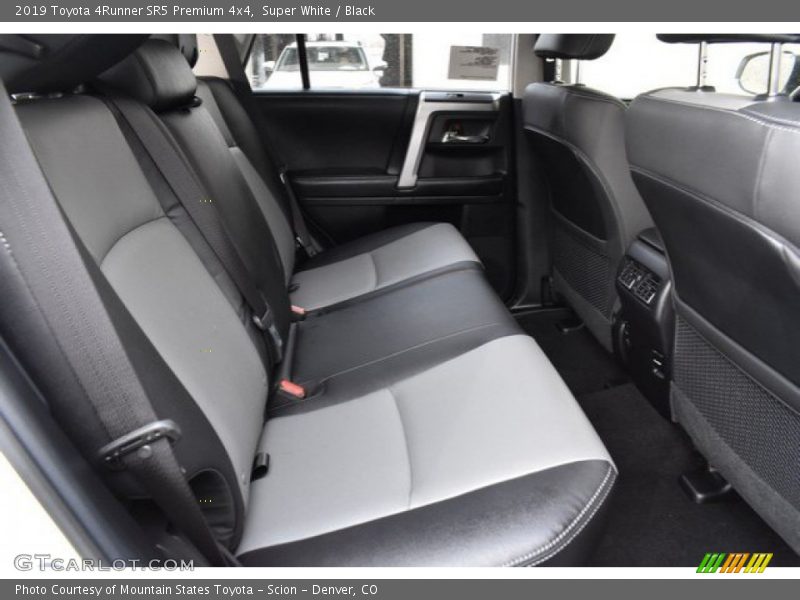 Super White / Black 2019 Toyota 4Runner SR5 Premium 4x4