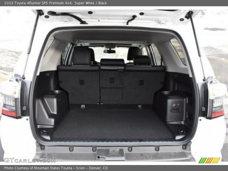 Super White / Black 2019 Toyota 4Runner SR5 Premium 4x4