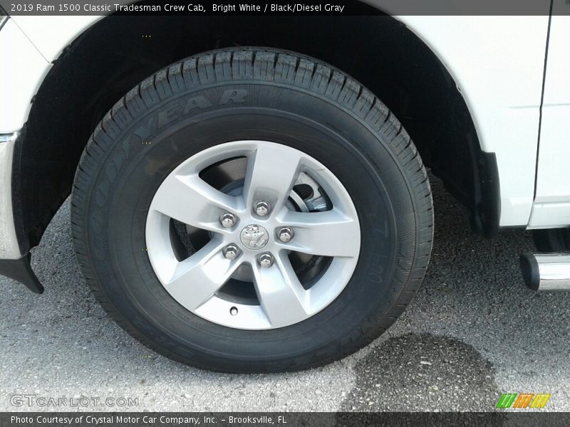 Bright White / Black/Diesel Gray 2019 Ram 1500 Classic Tradesman Crew Cab