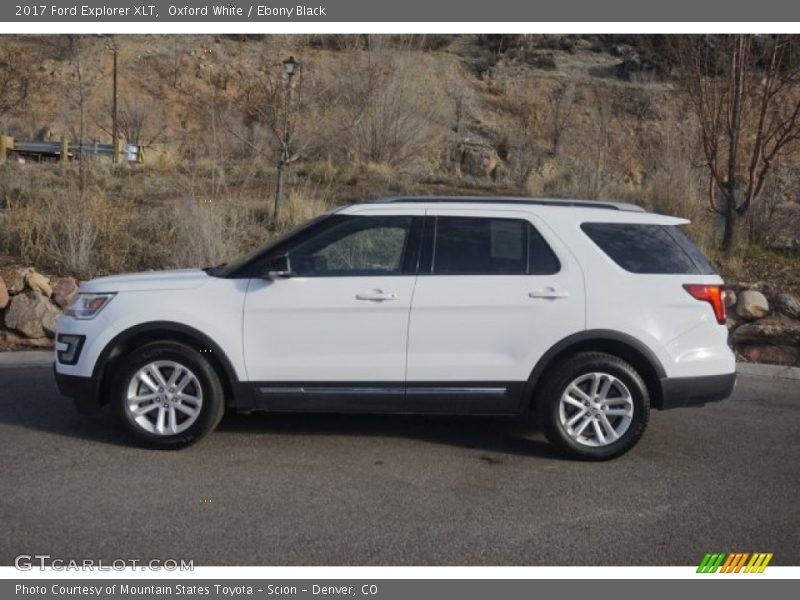 Oxford White / Ebony Black 2017 Ford Explorer XLT