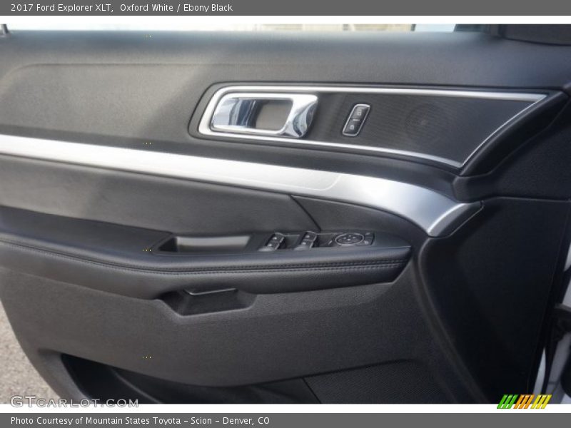 Oxford White / Ebony Black 2017 Ford Explorer XLT