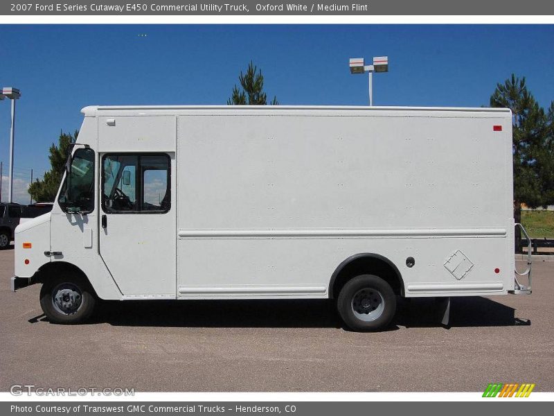 Oxford White / Medium Flint 2007 Ford E Series Cutaway E450 Commercial Utility Truck