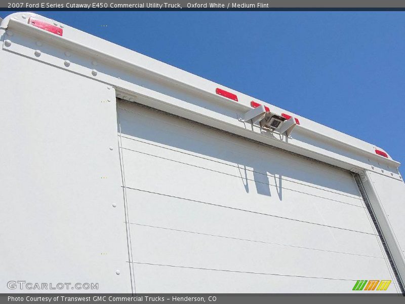 Oxford White / Medium Flint 2007 Ford E Series Cutaway E450 Commercial Utility Truck